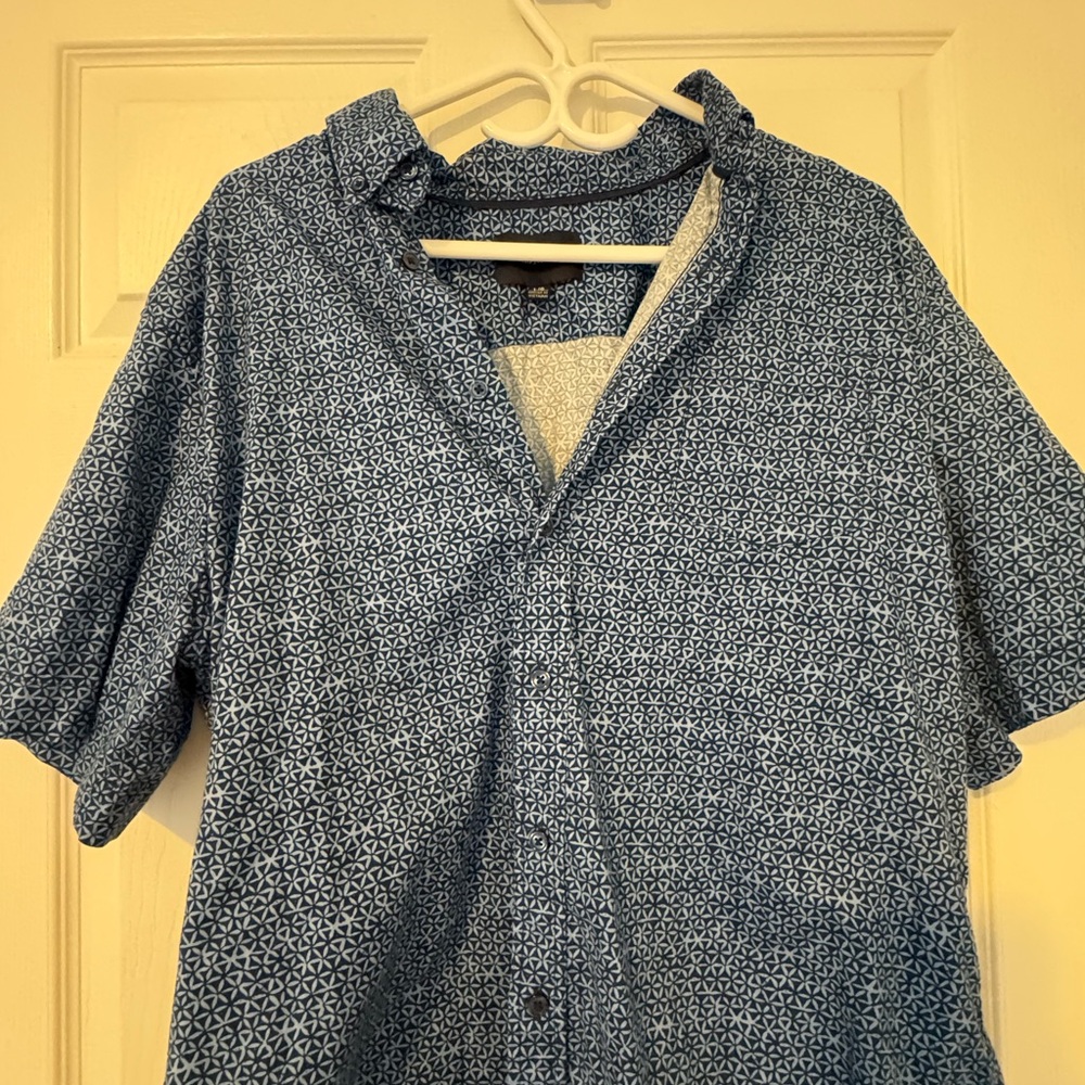 Stylish Blue Patterned Casual Shirt